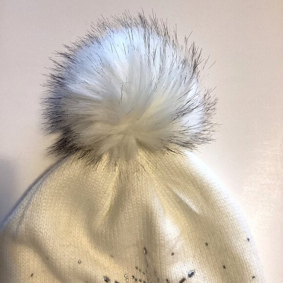 BB Collection White Snowflake Beaded Beanie Knit Hat Winter Skiing Warm Toque - Picture 3 of 7